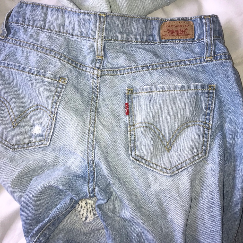 Levi’s boyfriend jeans